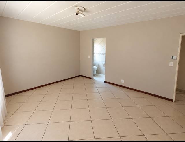 2 BEDROOM APARTMENT FOR SALE IN HIGHVELD